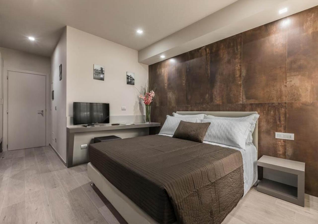 Astoria Deluxe Rooms Bologna Ngoại thất bức ảnh