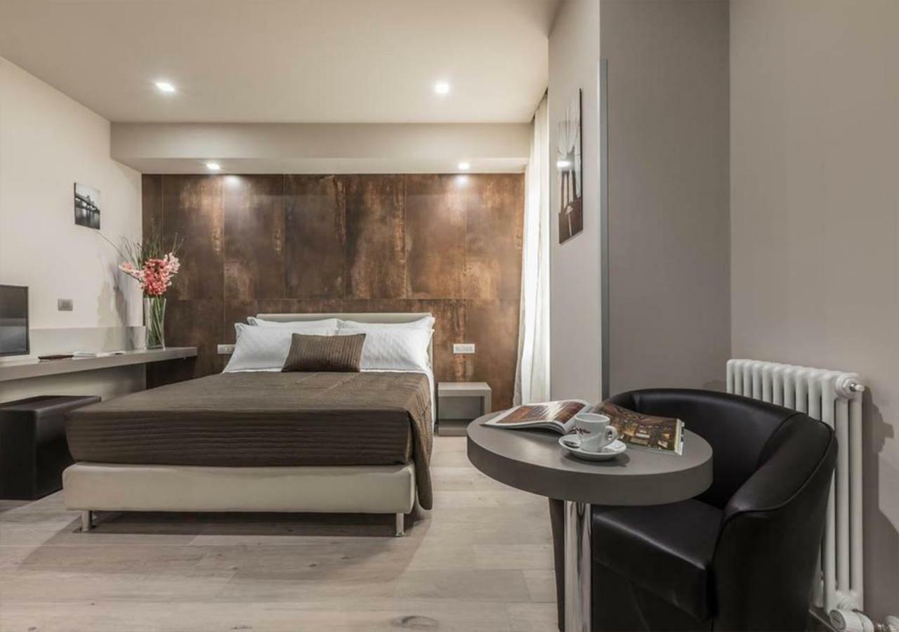 Astoria Deluxe Rooms Bologna Ngoại thất bức ảnh
