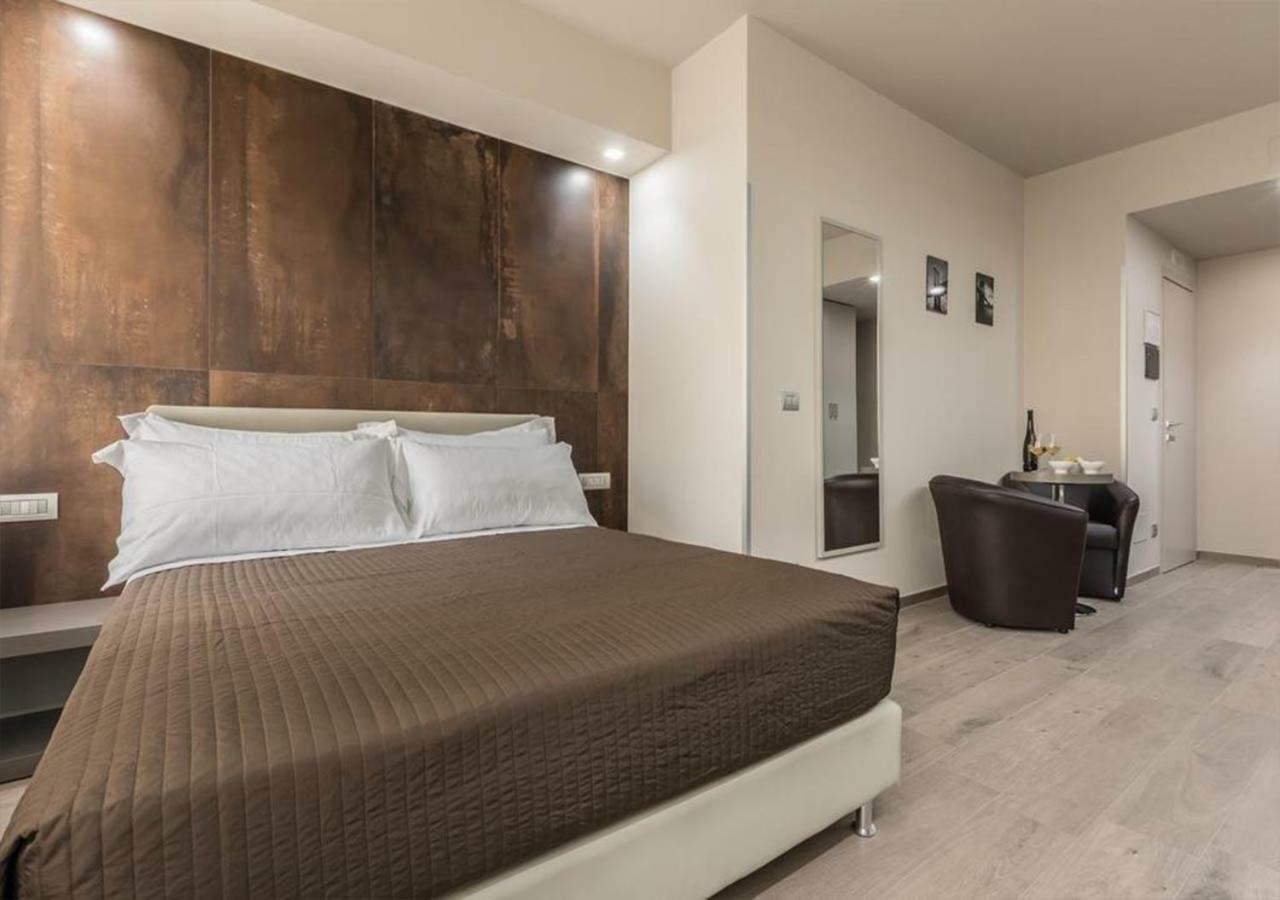 Astoria Deluxe Rooms Bologna Ngoại thất bức ảnh