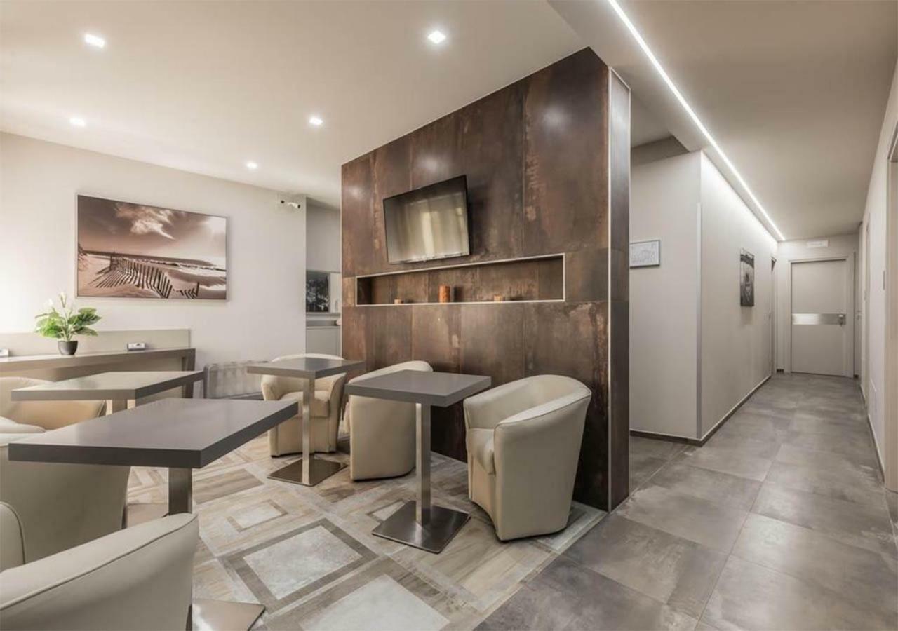 Astoria Deluxe Rooms Bologna Ngoại thất bức ảnh