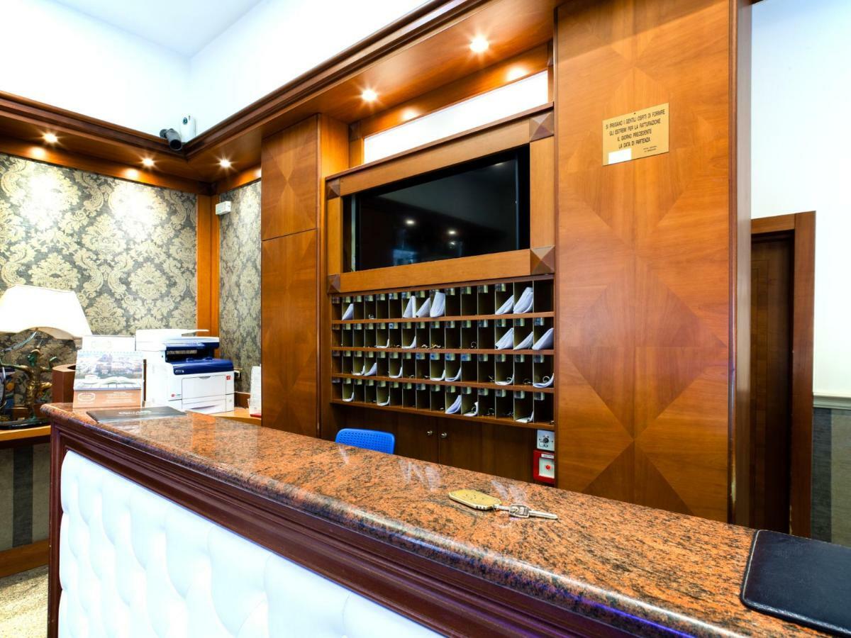 Astoria Deluxe Rooms Bologna Ngoại thất bức ảnh